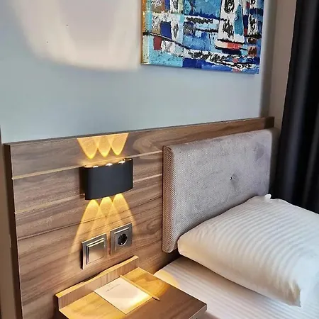 Nicer Hotel
